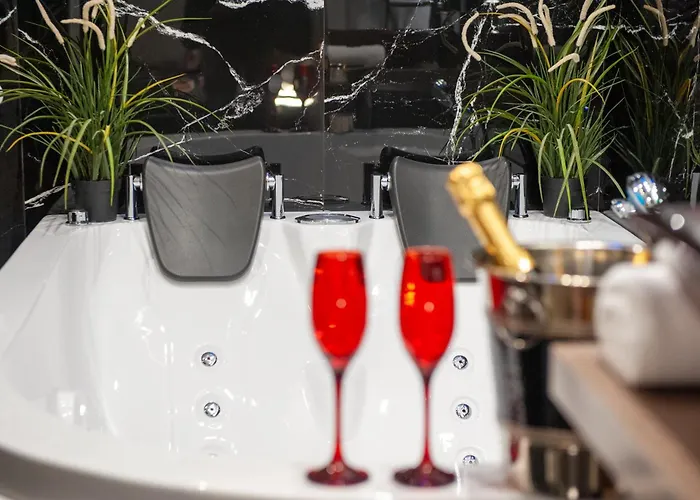 Farnese Jacuzzi Apartment