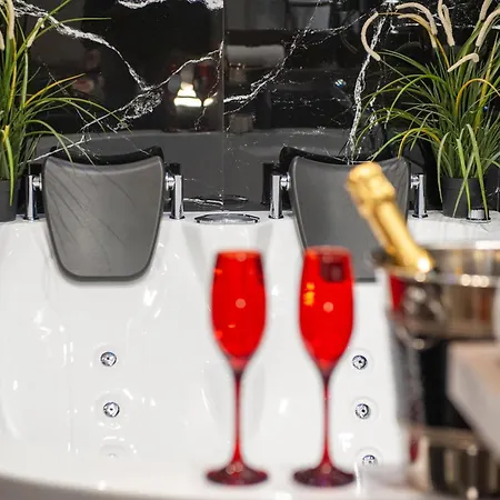 Farnese Jacuzzi Apartment