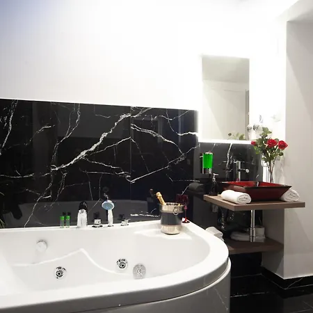 Farnese Jacuzzi Rome